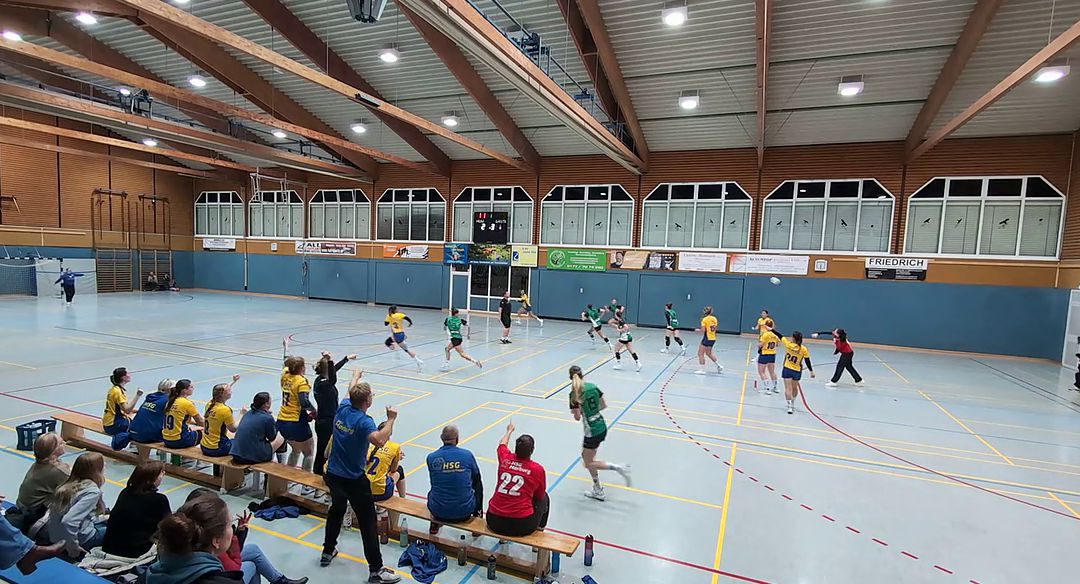 1. Frauen: Erste Saisonniederlage im Spitzenspiel